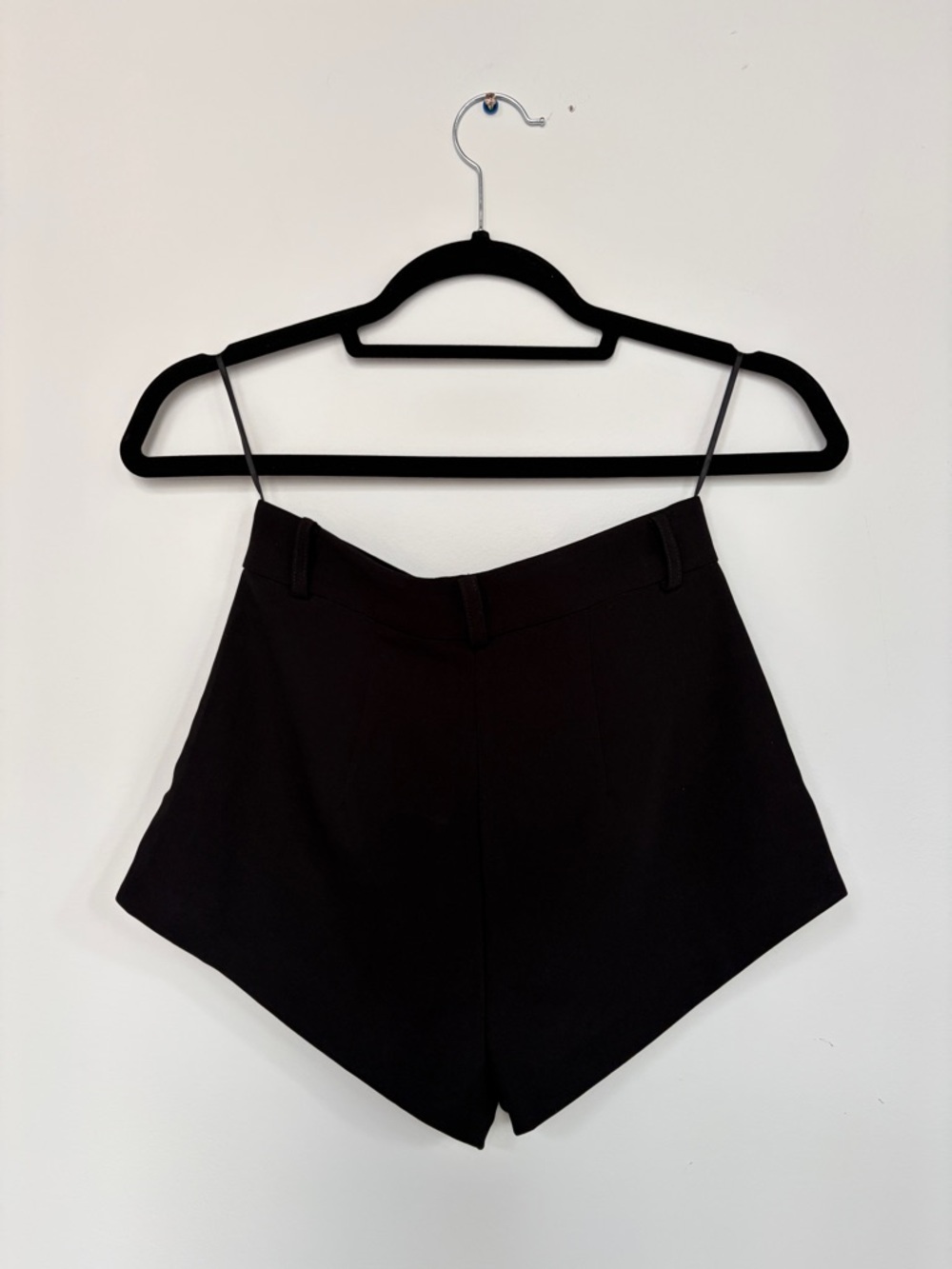 Amanda Uprichard Kelso Shorts in Black
by xRevolve size XS - Picture 10 of 17